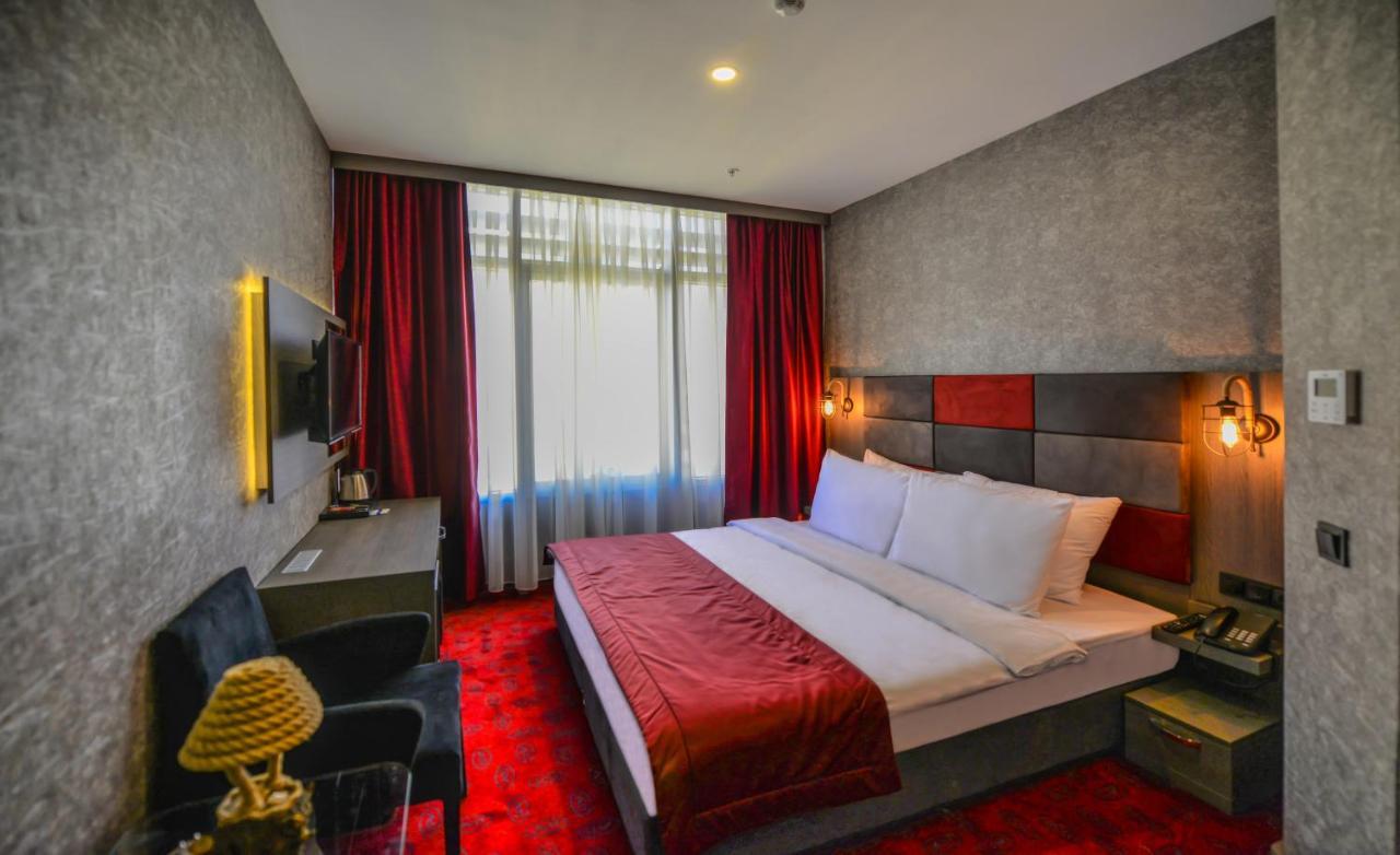 A11 Hotel Atasehir Istanbul Exterior photo